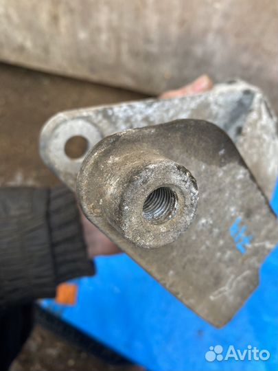 Nissan qashqai j10 кронштейн крепления двигателя