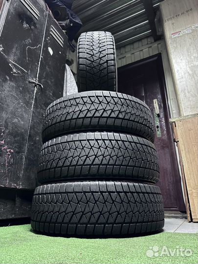 Bridgestone Blizzak DM-V2 215/60 R16C 96S