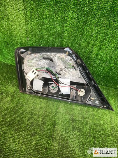 Фонарь задний правый nissan cedric