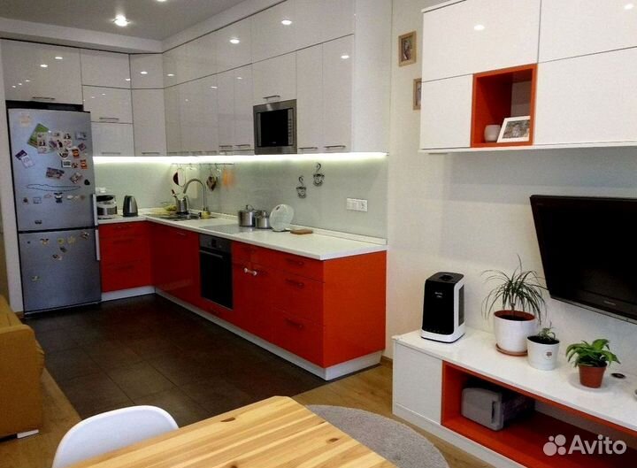 Кухня в потолок на заказ