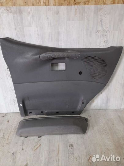 Обшивка двери левая Ford Transit 94-00