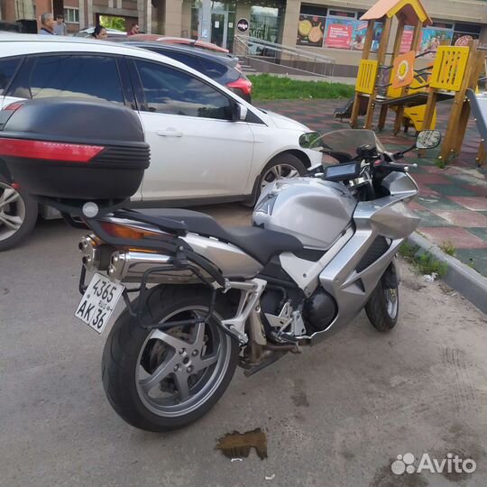Honda vfr 800