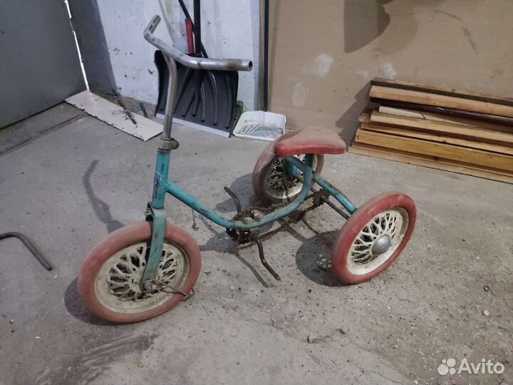 Детский трехколесный велосипед