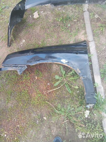 Крыло переднее левое