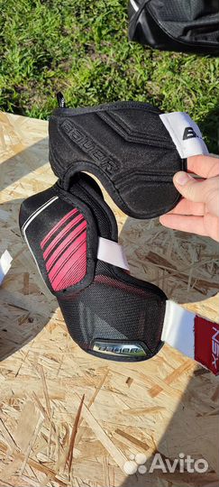 Налокотники полевого игрока хоккейные Bauer NSX