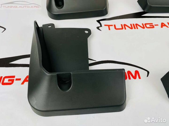 Брызговики Toyota Camry 70