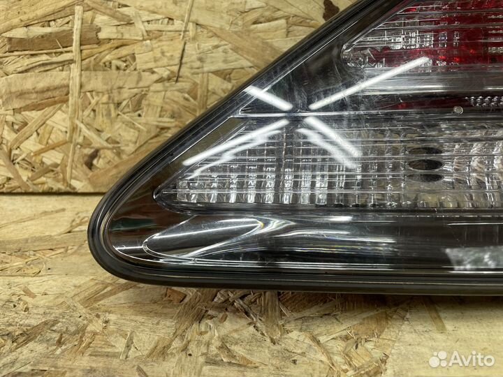 Задний правый фонарь в крышку Lexus RX 3