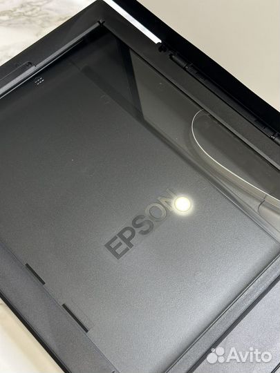 Сканер Epson Perfection V33