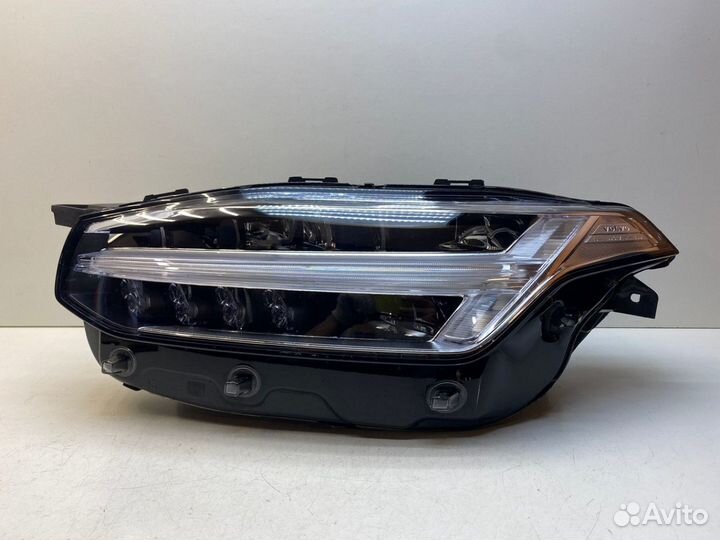 Фара левая Volvo XC90 2015+ Led