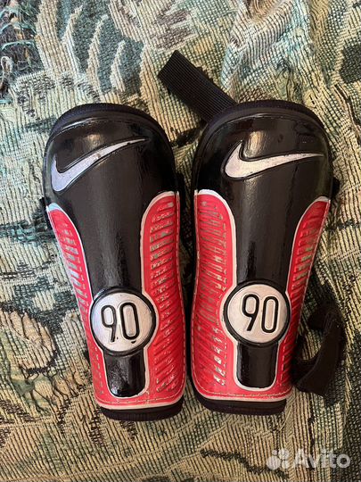 Щитки футбольные nike