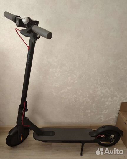 Самокат электрический Xiaomi M365