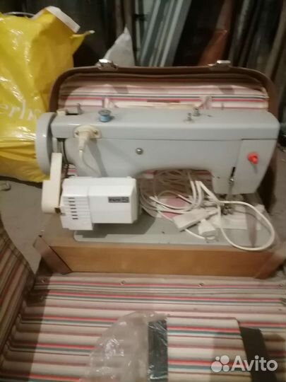 Швейная машина Подольск 142