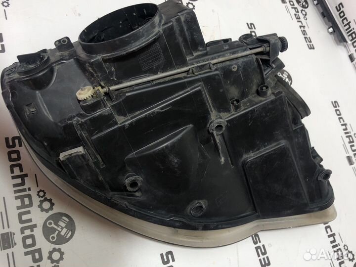 Фара левая Volkswagen Touareg рестайлинг галоген