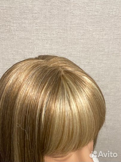 Парик из искусственных волос с челкой