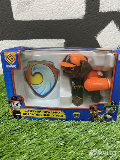 Щенячий патруль: фигурка зума со значком