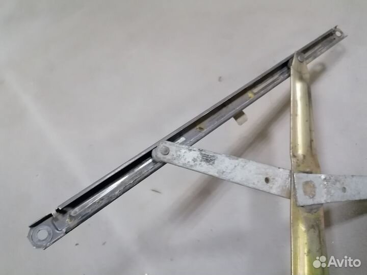 Стеклоп.передний левый Toyota Sprinter Carib II