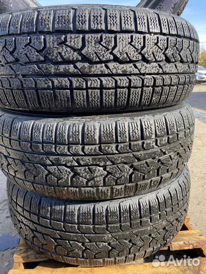 Kumho I'Zen RV Asymmetric 225/60 R17 99