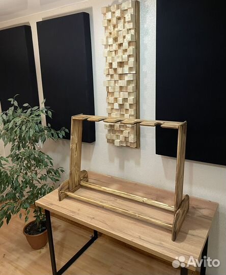 Стойка для гитар. Гитарная стойка. Гитара