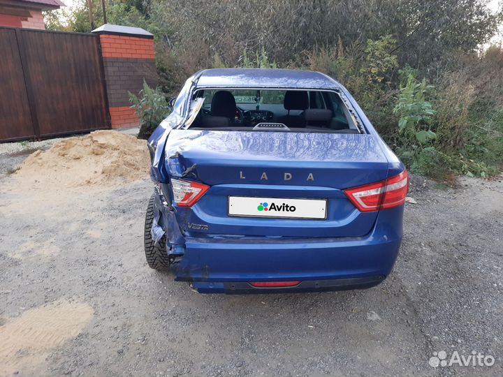 LADA Vesta 1.6 CVT, 2021, битый, 30 813 км