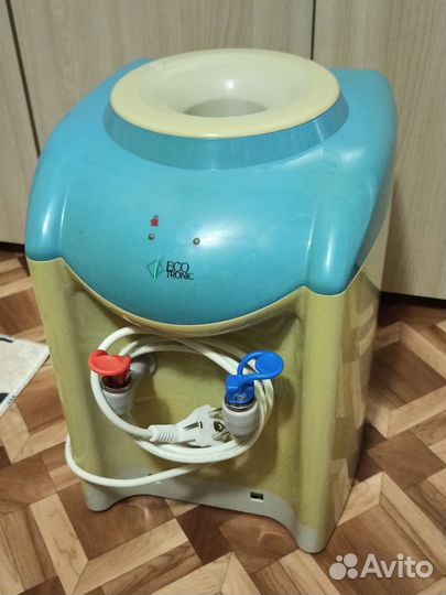 Кулер для воды настольный