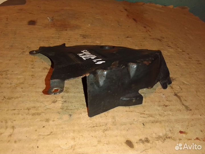 Кожух средний Грм 1.6 AKL Skoda Octavia