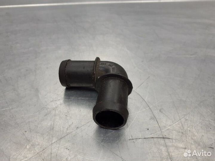 Трубка вентиляционная Audi 100 C4 (1991-1994)