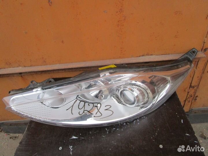 Ford Fiesta с 2008 фара передняя