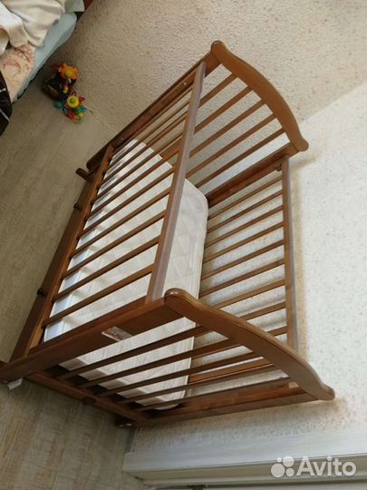 Детская кроватка