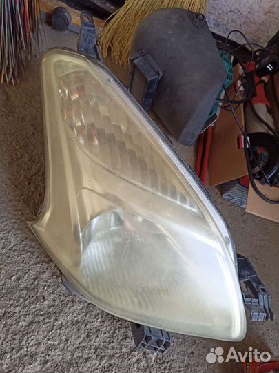Фара на Тайота Рактис