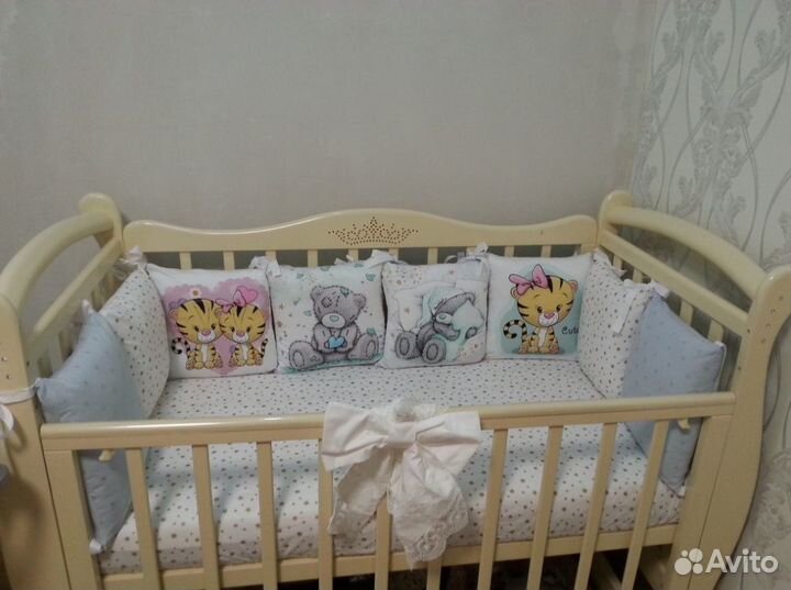 Бортики и орто-подушка, игрушки в подарок