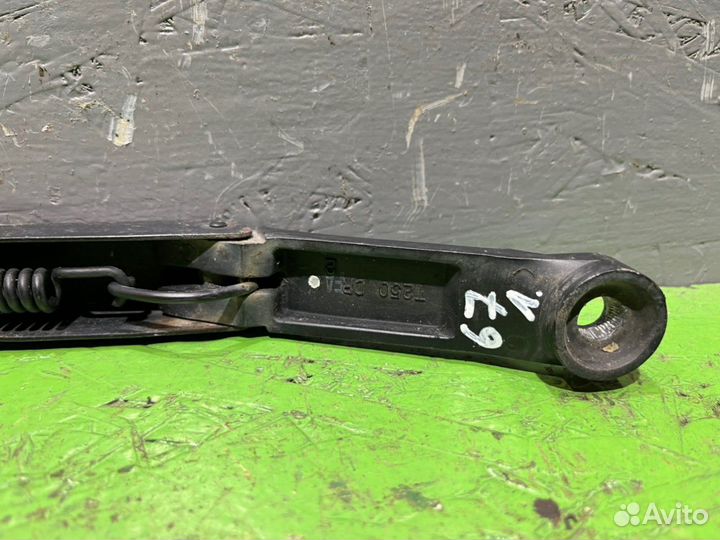 Поводок дворника левый Chevrolet Aveo T250 1.5