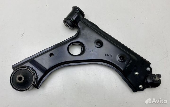 Рычаг передний правый Опель Корса