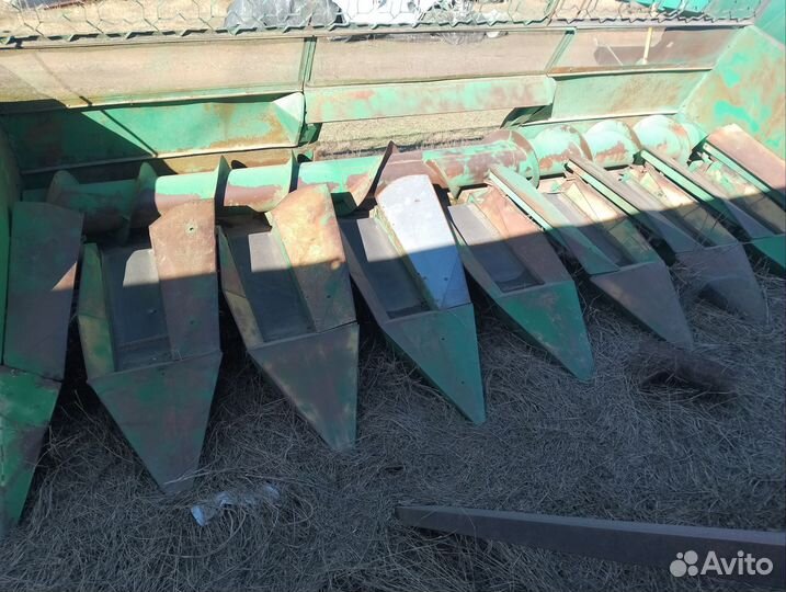 Жатка для уборки подсолнечника