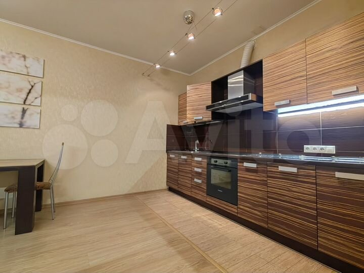 4-к. квартира, 107,4 м², 2/4 эт.