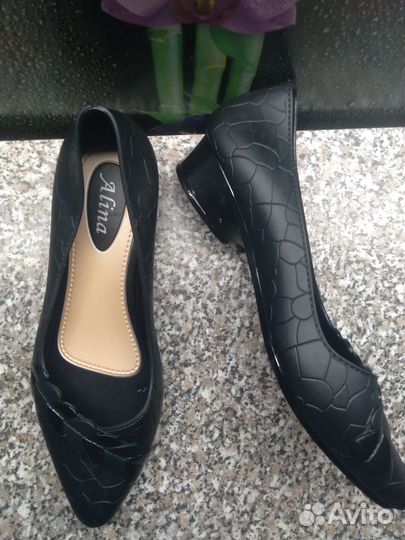 Обувь женская 41 размер,маломерки,резиновые