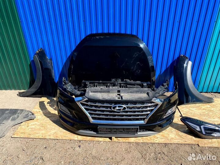 Передняя часть автомобиля Хендай Туксон 3 TL