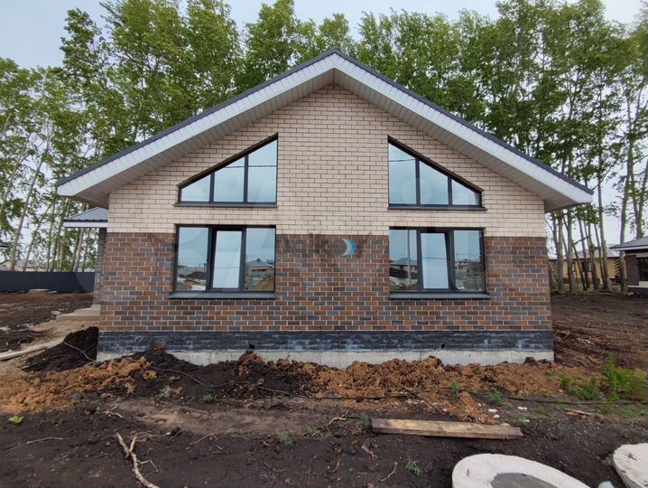 Дом 179 м² на участке 6,5 сот.