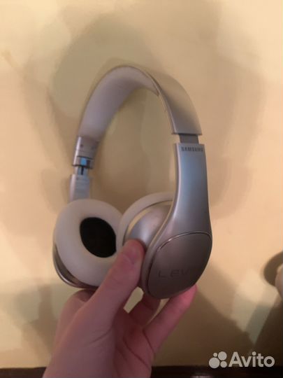 Беспроводные наушники samsung Level