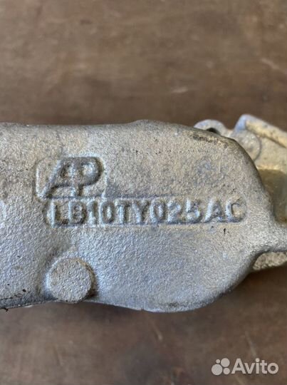 Суппорт тормозной на Land Rover Defender