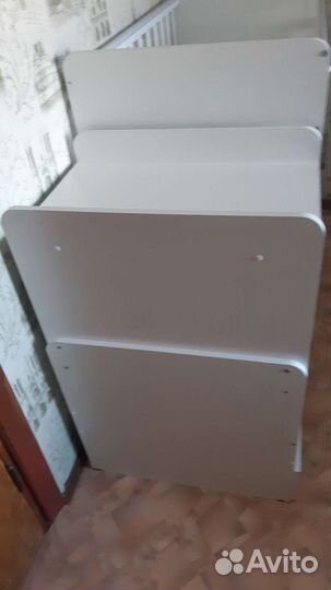 Детская кроватка с маятником и комодом