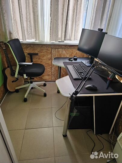 Мощный игровой компьютер HyperX с 2 монитороми