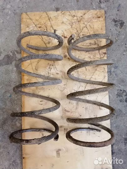 Задние пружины Mitsubishi Pajero Sport 1 Оригинал