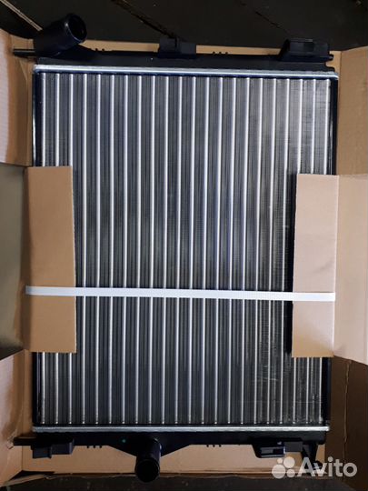 Радиатор на Рено Логан,Рено Сандеро,Ладу Ларгус