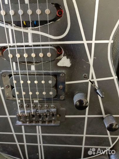 Электрогитара с гитарным процессором эфектов