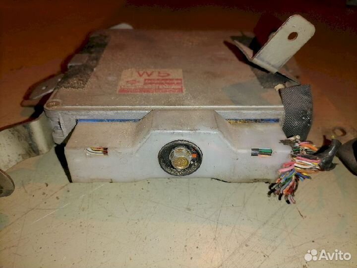 Блок управления двигателем 23710-2J210 Nissan Prim