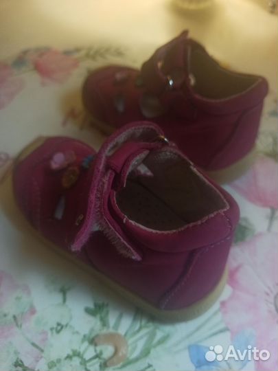 Босоножки для девочки