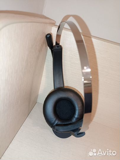 Bluetooth гарнитура на одно ухо (Wireless phones)