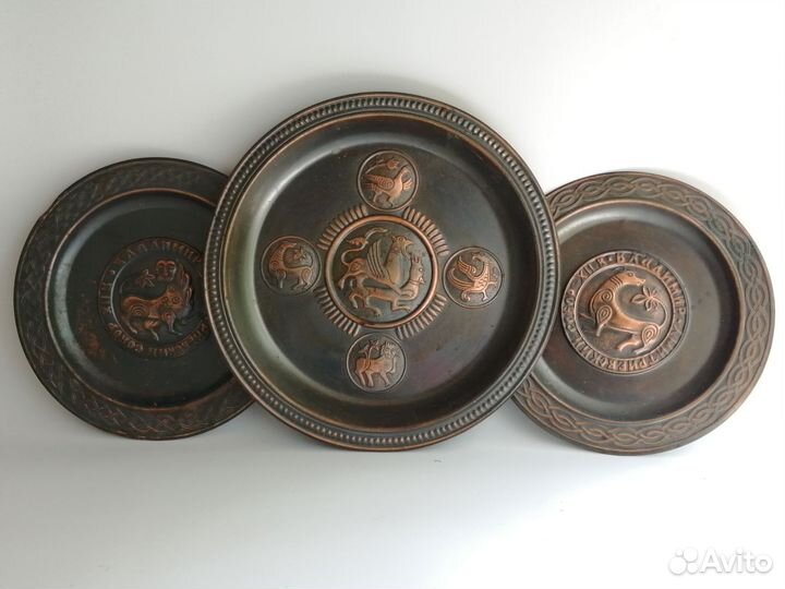 Тарелка настенное панно Дмитровский собор медь