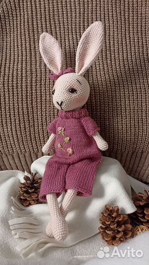 Вязаная игрушка Кролик