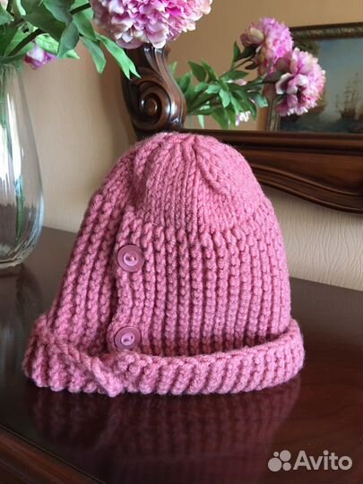 Вязаная женская шапка обьем 53-55 см